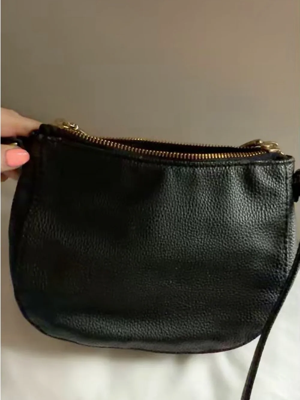 H&M Black Pebbled Crossbody Bag Gold Slinky Snake Chain Handle